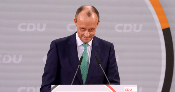 Germania, Friedrich Merz è il nuovo presidente della Cdu: eletto con il 95% dei voti. Con lui torna l’ala conservatrice del partito