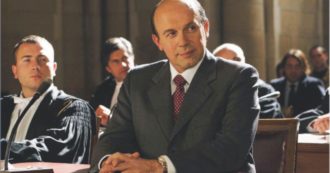 Copertina di Moretti asfalta il Caimano: “Personaggio indecoroso”