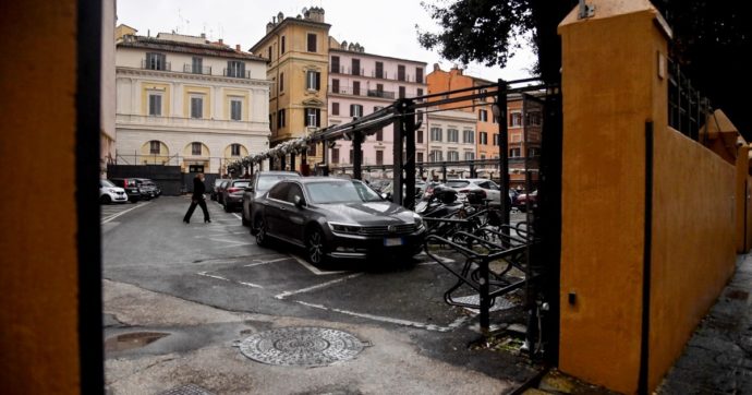 Seggio drive-in schede dei positivi saranno sanificate