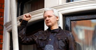 Copertina di Julian Assange, dall’Alta Corte di Londra arriva l’ok per un nuovo ricorso contro l’estradizione negli Usa
