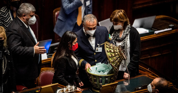 Quirinale 2022, la diretta dell’elezione del Presidente della Repubblica – A vuoto la seconda votazione: 527 schede bianche, 39 voti a Mattarella. I risultati