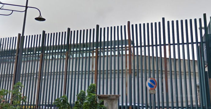 Reggio Calabria, l’ex direttrice del carcere va a giudizio per concorso esterno: “Atteggiamenti di favore verso detenuti di ‘ndrangheta”