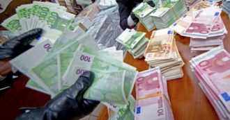 Copertina di “Corruzione, in Italia quasi 100 indagini nell’ultimo anno. Mazzette pure per falsi cambi di residenza e certificati di morte”