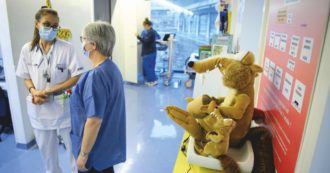 Copertina di Covid, la curva si raffredda, ma record di morti della 4ª ondata: 468