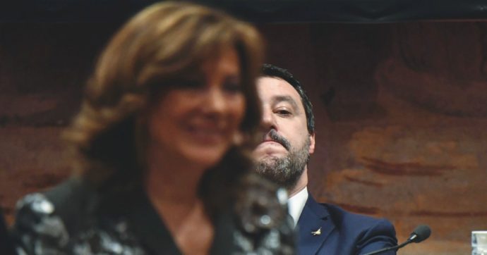 Il centrodestra porge la rosa (finta), si tiene la “spina” Casellati