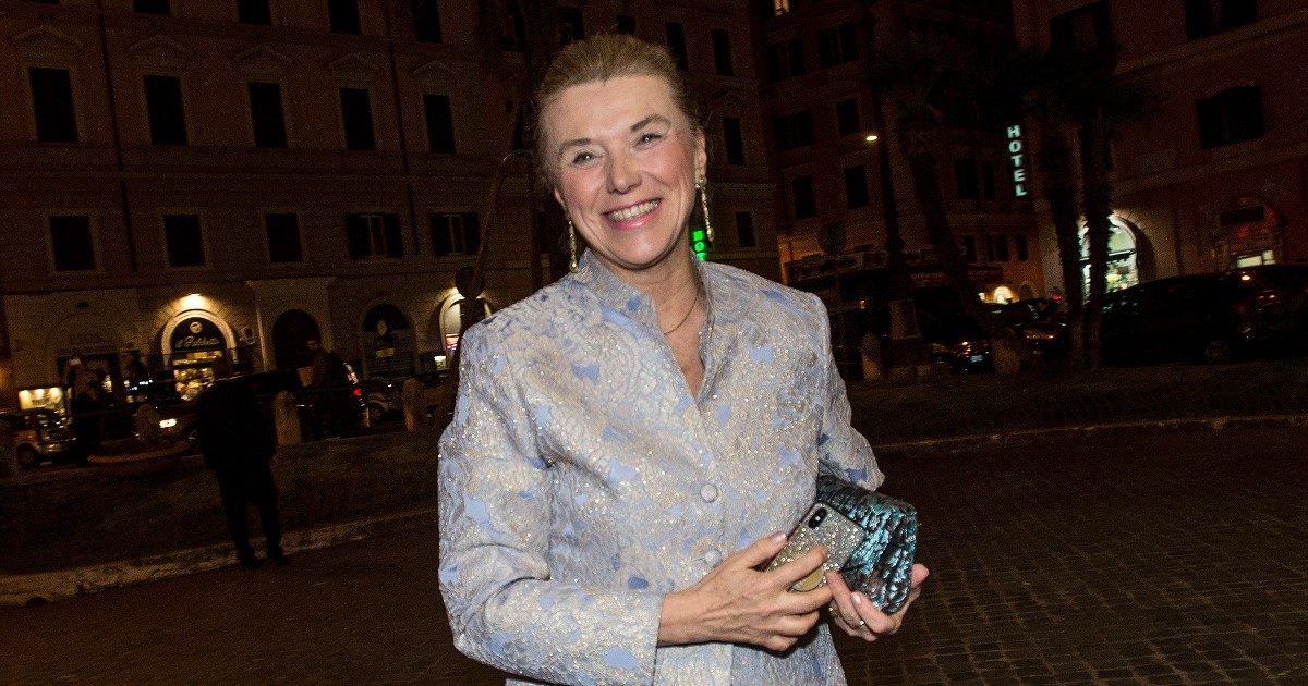 Elisabetta Belloni, dalla crisi degli ostaggi ai fondi alla società civile. Le ong: “Si batte sempre per il dialogo”. Cecilia Strada: “Diplomatici come lei mi fanno sentire al sicuro”