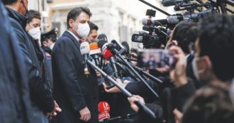 Copertina di Conte, tutto per fermare Draghi. Di Maio ci prova, Grillo lo stoppa