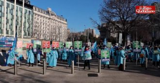 Copertina di Infermieri scioperano in tutta Italia: “Abbiamo dato l’anima, ma in 2 anni governo e Regioni non hanno fatto alcun piano a lungo termine”