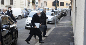 Copertina di Mattarella di nuovo presidente, passa l’usato sicuro