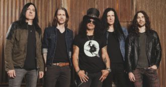 Copertina di Slash: “Mamma a letto con Bowie. E i ‘calci’ a Michael Jackson”