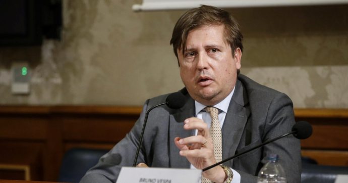 Sileri: “Green pass e vaccini vanno ripensati. I dati sulla mortalità ancora poco chiari”