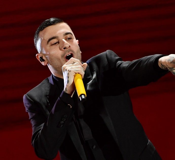 Sanremo 2022, Junior Cally accusa Highsnob (in gara con Hu): “Il brano che porta è scritto da me, è anche mio”. E pubblica una canzone di “dissing”