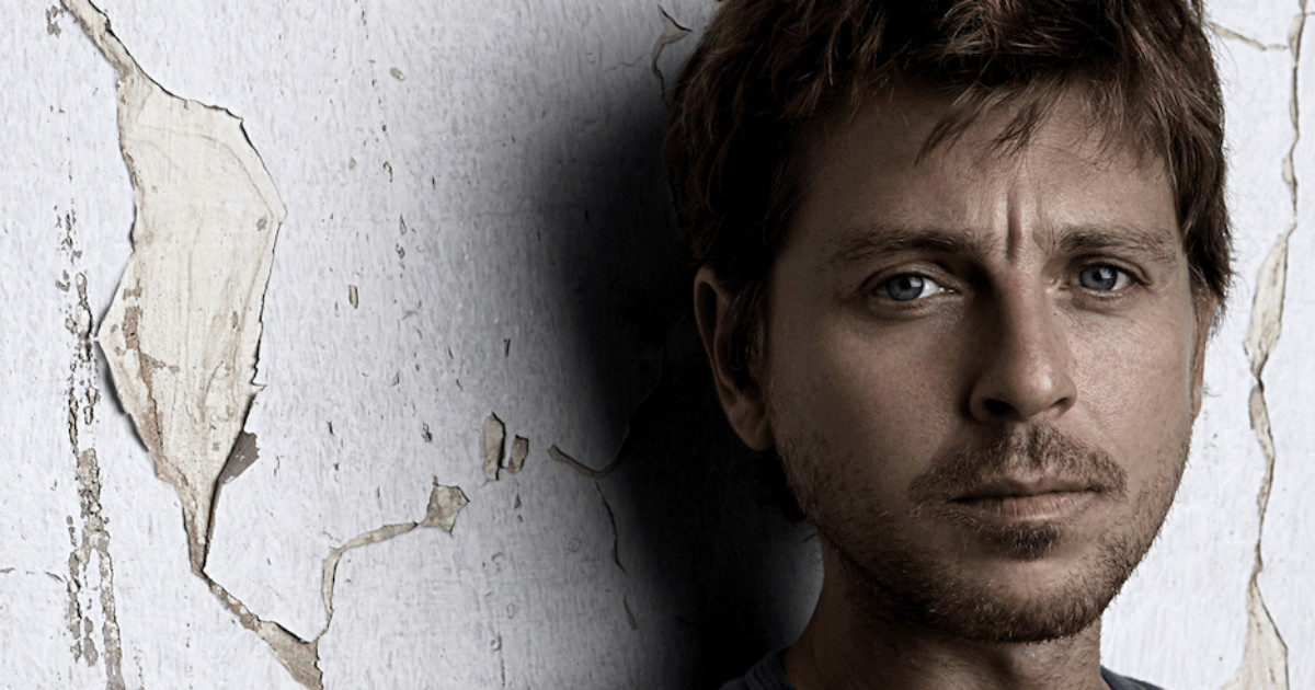 Sanremo 2022, Claudio Gioè sul palco. Il protagonista di Makari: “Io il nuovo Montalbano? Spero in un briciolo di successo”