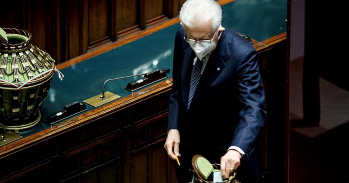 Mario Monti: “Destabilizzati dal Premier”