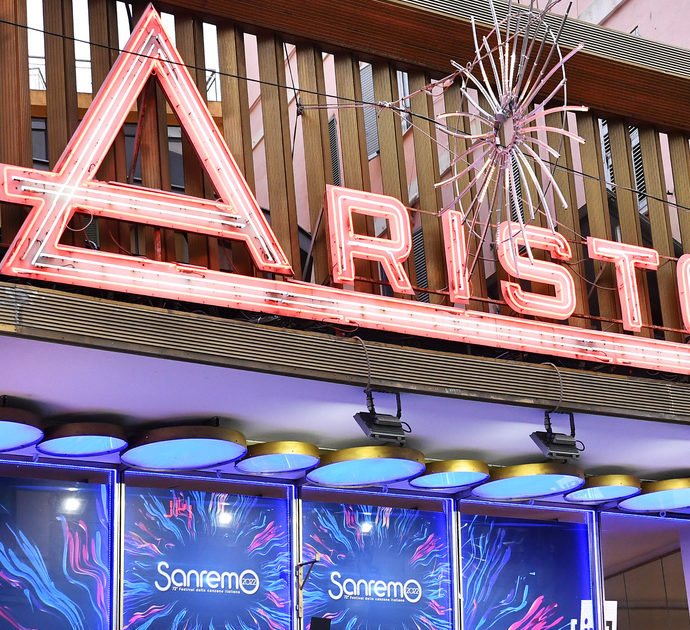 Sanremo 2022, ecco quanto costano i biglietti al Teatro Ariston: i prezzi degli abbonamenti e della finale