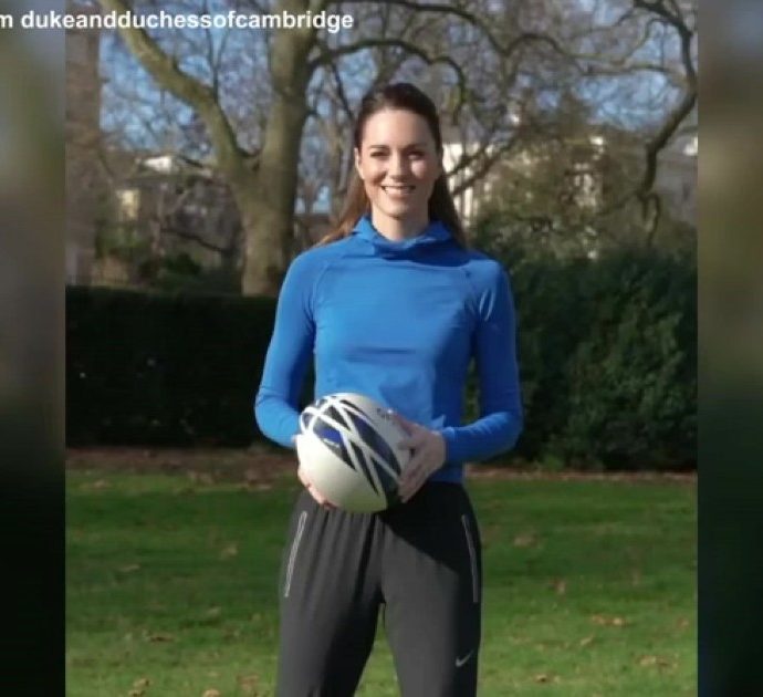 Kate Middleton nuova patrona del Rugby inglese: il video dei passaggi con i giocatori. Ecco a chi ha “rubato” la carica