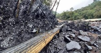 Copertina di Disastro ambientale in Ecuador, la rottura di un oleodotto provoca lo sversamento di 6.300 barili di petrolio in Amazzonia