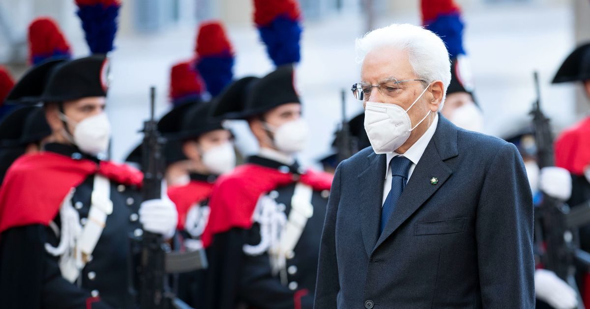 “Gli avvisi” alle Camere nel discorso di Mattarella: dalla lotta alle diseguaglianze alla tutela dei tempi del Parlamento. Al centro la dignità