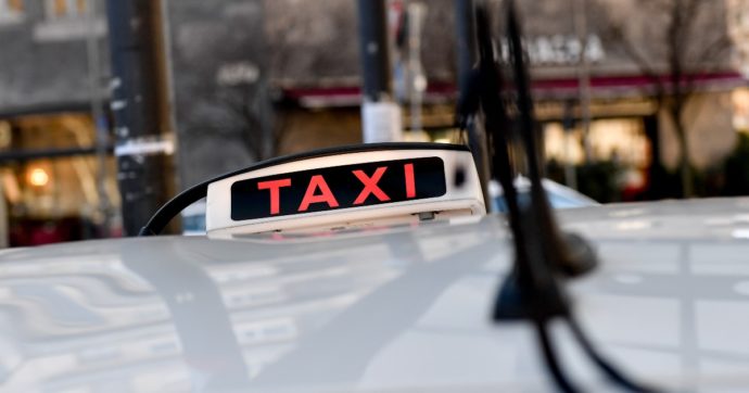 Ddl Concorrenza, i tassisti scioperano in molte città contro la liberalizzazione di Ncc e Uber: “Vogliamo risposte dal governo”