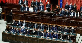 Mattarella torna a chiedere la riforma del Csm: “Magistratura terreno di scontro”. Applausi del Parlamento, ma la legge è bloccata alla Camera