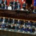 Copertina di Mattarella torna a chiedere la riforma del Csm: “Magistratura terreno di scontro”. Applausi del Parlamento, ma la legge è bloccata alla Camera