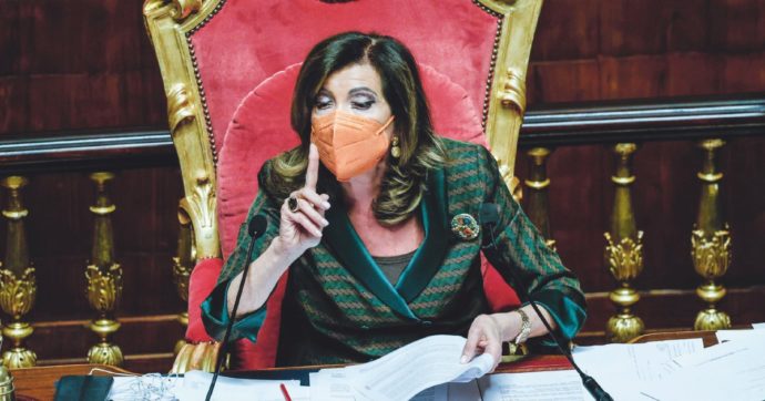 Queen Elizabeth è una furia: torna e vuole la testa di Bernini