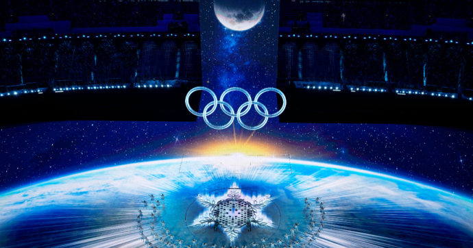 La cerimonia d’apertura delle Olimpiadi invernali di Pechino 2022: la sfilata delle 91 delegazioni e un’esibizione da 3mila comparse – FOTO