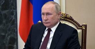 Copertina di Banchiere russo offre un milione di dollari a chi arresterà Putin “come criminale di guerra. È responsabile di un omicidio di massa”
