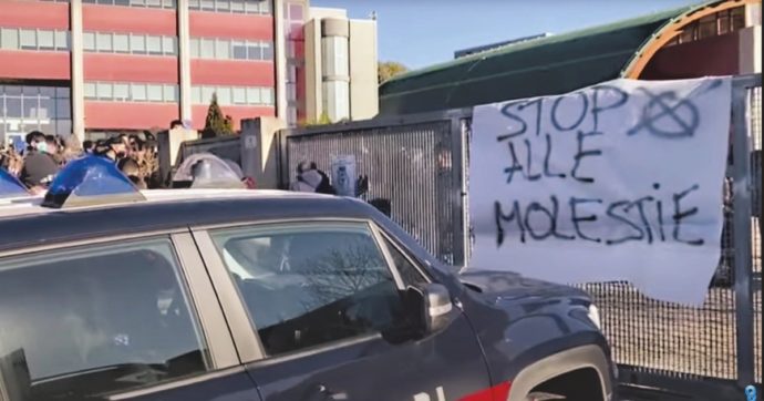 Copertina di “Anni di molestie dai prof”. E i ragazzi occupano il liceo