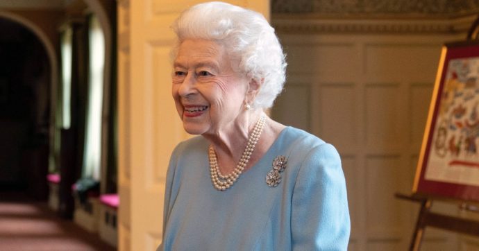 Giubileo di Platino, la Regina Elisabetta non si presenta alla messa di ringraziamento: cosa è successo e come sta la Sovrana?