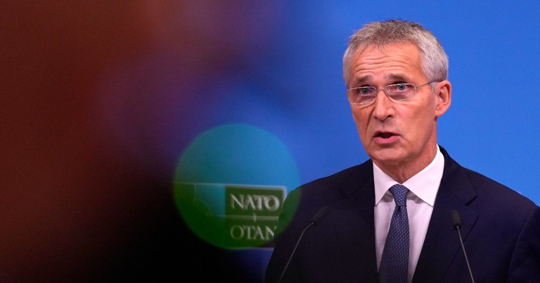 Ucraina, la giornata – Stoltenberg: “Italia e Alleati facciano di più per Kiev”. Cremlino: “Positivo il coinvolgimento del Papa nel processo di pace”