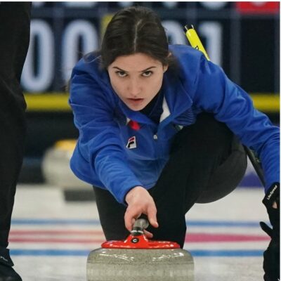 Copertina di Olimpiadi in diretta | L’Italia del curling fuori in semifinale contro gli Usa. Impresa hockey femminile: è ai quarti
