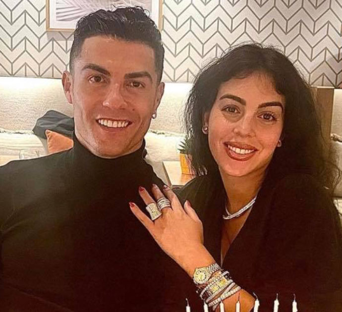 Cristiano Ronaldo compie 37 anni e Georgina Rodriguez gli fa un ‘regalino’ da 180.000 euro: ecco il video della sorpresa