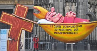 Copertina di Fuga dalla chiesa tedesca. Scandali e tasse, mix letale