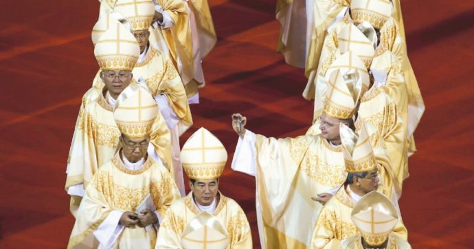 Anche la Chiesa ha sempre più influencer: “La pandemia ha creato comunità sui social”