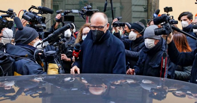 Le 3 telefonate di Letta jr. a Berlusconi: “Silvio, ora collabora con noi”