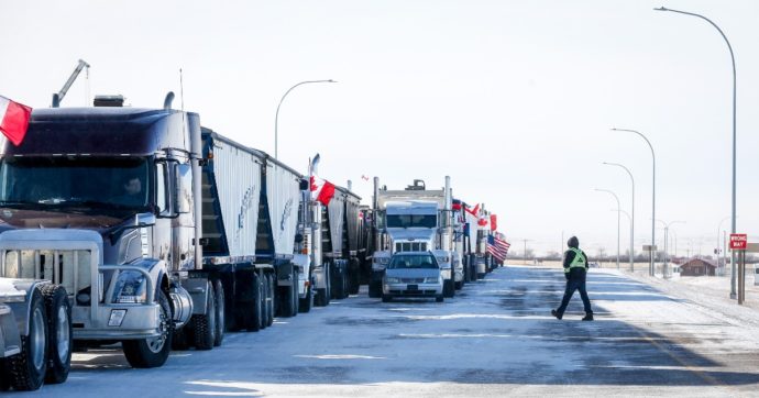 Canada, Ford e Toyota annunciano la chiusura temporanea delle fabbriche a causa delle proteste dei camionisti No vax