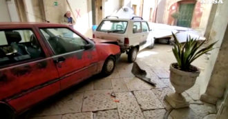 Copertina di San Severo, senza green pass non può entrare in Comune: prende l’auto e sfonda il portone – Video