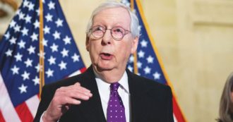 Copertina di Repubblicani, McConnell molla Trump (per ora)