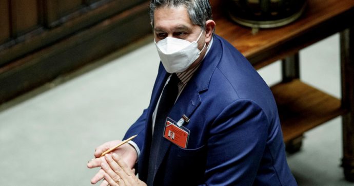 Renzi, silenzio da Draghi e Pd. Con lui FI, Toti e centristi