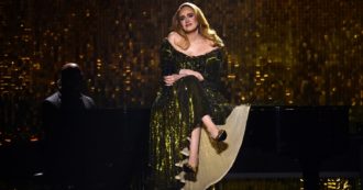 Copertina di Adele sotto attacco perché ama “davvero essere una donna”. L’accusa principale che le viene mossa? Transfobia