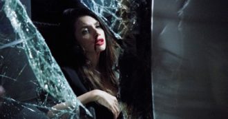 Copertina di “Occhiali neri” d’Argento: torna il maestro dell’horror