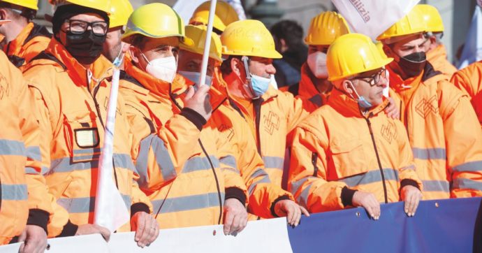 Superbonus e truffe: Draghi attacca Poste, scontro con i 5Stelle