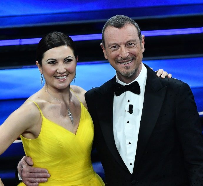 Giovanna Civitillo svela perché era vestita di giallo a Sanremo: “L’ho fatto per Amadeus”