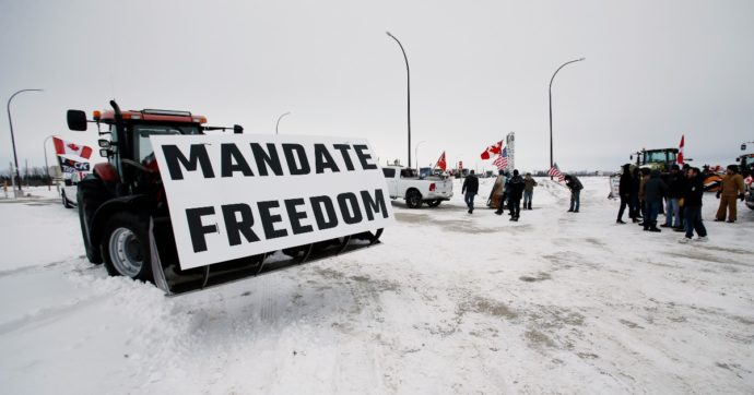 Canada, l’Ontario abolisce il pass sanitario. La capitale Ottawa ancora bloccata dalle proteste