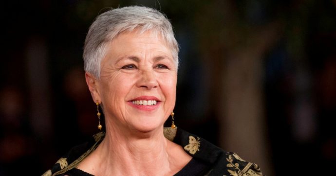 Ottavia Piccolo: “In quest’Italia trionfa il conformismo: lo spirito critico si è narcotizzato”