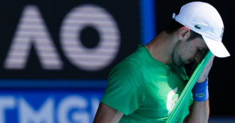 Copertina di Covid, Novak Djokovic non molla sul vaccino: “Disposto a non disputare i tornei del Grande Slam se prevedono l’obbligo”