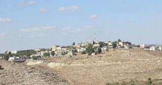 Copertina di Cisgiordania, scontri nel villaggio di Nabi Saleh: 20enne palestinese ucciso dai soldati israeliani