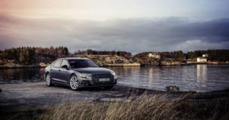 Copertina di Audi A8, l’ammiraglia si rinnova e schiera una gamma tutta ibrida – FOTO