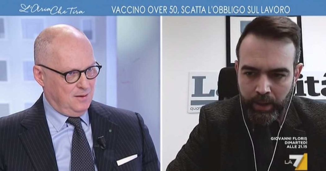 Obbligo di vaccino per gli over 50, Borgonovo contesta Ricciardi su La7. Che replica: “Lei fa affermazioni senza fondamento scientifico”